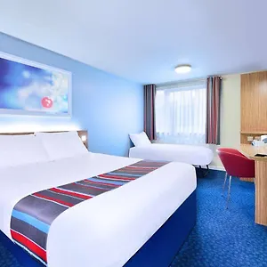 travelodge-exeter-m5.cardiffhotelswales.com/