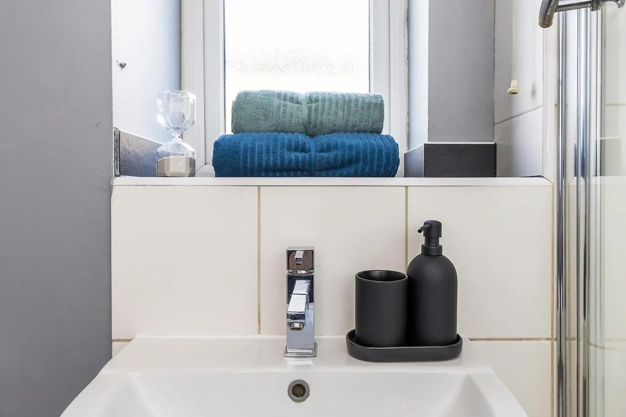 Guest house Inglewood Hub Hotel London